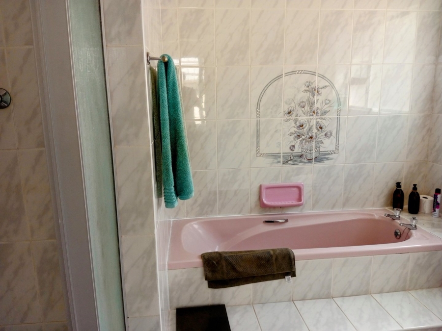 4 Bedroom Property for Sale in Gonubie Eastern Cape